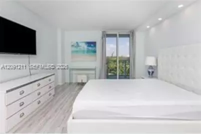 100 Bayview Dr #521, Sunny Isles Beach, FL 33160 - Photo 17
