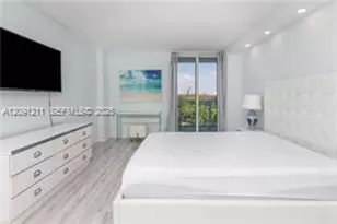 100 Bayview Dr, Sunny Isles Beach, FL 33160 - Photo 17