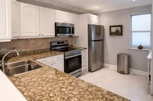 600 NE 14th Ave, Hallandale Beach, FL 33009 - Photo 13