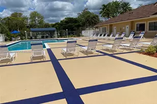 450 W Palm Circle, Pembroke Pines, FL 33025 - Photo 13