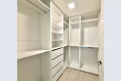 77 SE 5th St #2506, Miami, FL 33131 - Photo 13