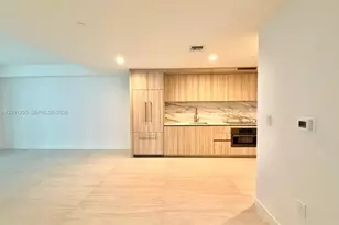 77 SE 5th St, Miami, FL 33131 - Photo 3