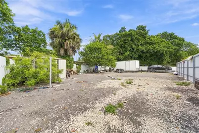 1055 NE 144th St, North Miami, FL 33161 - Photo 37