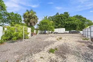 1055 NE 144th St, North Miami, FL 33161 - Photo 37