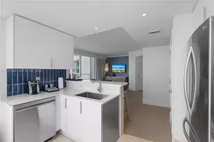4401 Collins Ave, Miami Beach, FL 33140 - Photo 21