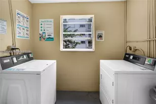 600 NE 25th St, Miami, FL 33137 - Photo 9