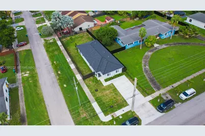 348 SW 5th Ave, Florida City, FL 33034 - Photo 3