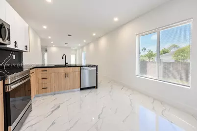 348 SW 5th Ave, Florida City, FL 33034 - Photo 5