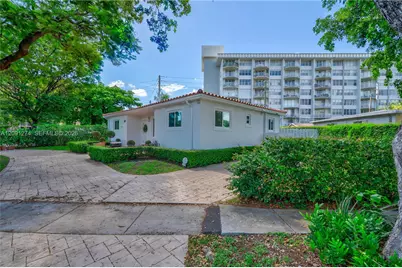 890 NE 168th St, North Miami Beach, FL 33162 - Photo 31