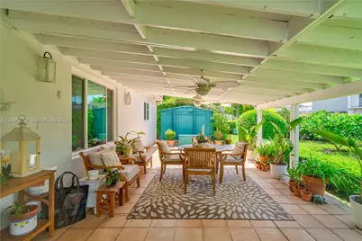 890 NE 168th St, North Miami Beach, FL 33162 - Photo 21