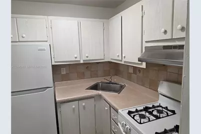 20210 NE 2nd Ave #V30, Miami Gardens, FL 33179 - Photo 11