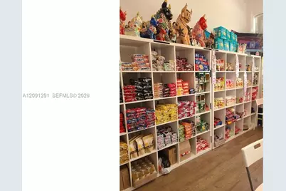 Specialty Retail Business, Coral Gables, FL 33134 - Photo 5