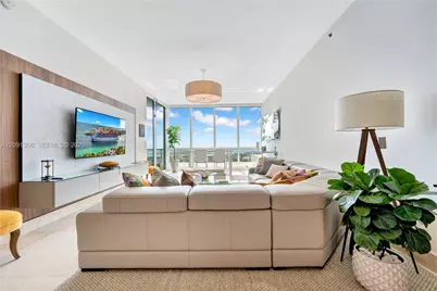 100 S Pointe Dr #2403, Miami Beach, FL 33139 - Photo 1