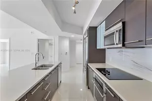 55 SE 6th St, Miami, FL 33131 - Photo 5
