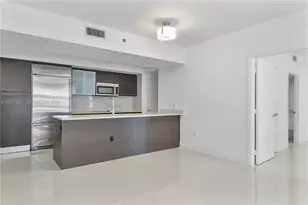 55 SE 6th St, Miami, FL 33131 - Photo 9
