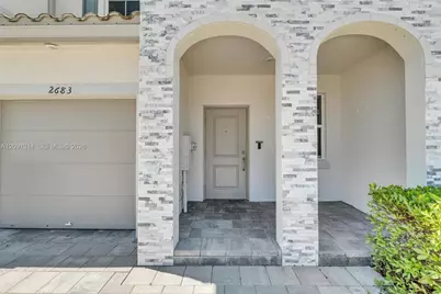 2683 SE 12th St, Homestead, FL 33035 - Photo 3