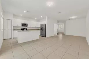 2683 SE 12th St, Homestead, FL 33035 - Photo 11