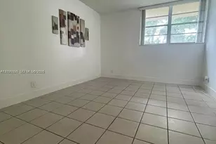 4550 NW 9th St, Miami, FL 33126 - Photo 9