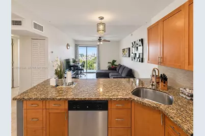 4550 NW 9th St #901E, Miami, FL 33126 - Photo 3