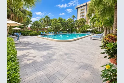 4550 NW 9th St #901E, Miami, FL 33126 - Photo 19