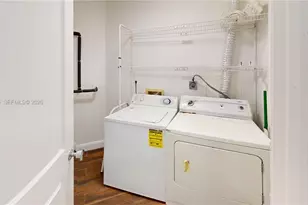 10257 NW 9th St Cir, Miami, FL 33172 - Photo 23