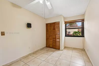 241 W Park Dr #5-202, Miami, FL 33172 - Photo 31