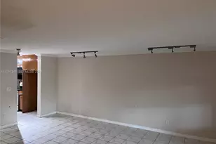 11010 Clubhouse Rd, Pembroke Pines, FL 33026 - Photo 9