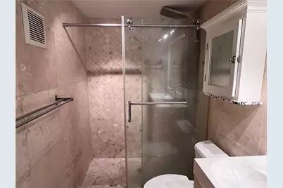 11010 Clubhouse Rd, Pembroke Pines, FL 33026 - Photo 25