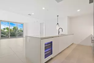 2200 Brickell Ave, Miami, FL 33129 - Photo 9