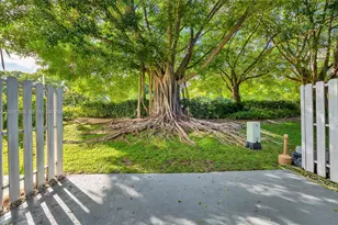 621 Talavera Rd, Weston, FL 33326 - Photo 9