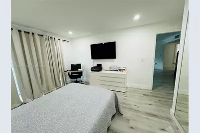 1555 W 44th Pl #214D, Hialeah, FL 33012 - Photo 9