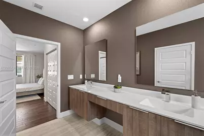 4720 NW 84th Ct, Doral, FL 33166 - Photo 21