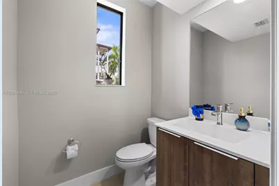 4720 NW 84th Ct, Doral, FL 33166 - Photo 15