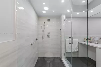 17555 Atlantic Blvd #UPH3, Sunny Isles Beach, FL 33160 - Photo 19