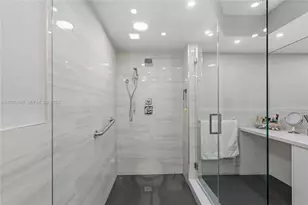 17555 Atlantic Blvd, Sunny Isles Beach, FL 33160 - Photo 19