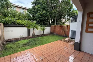 200 Riverwalk Cir, Sunrise, FL 33326 - Photo 17