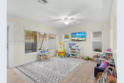 20833 NW 14th Ct, Pembroke Pines, FL 33029 - Photo 9