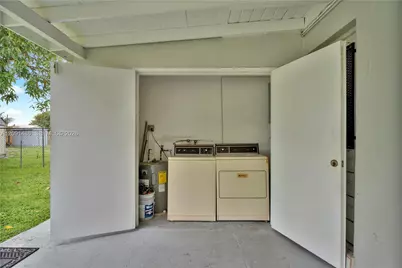 3170 NW 97th St, Miami, FL 33147 - Photo 21