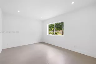 701 NE 119th St, Biscayne Park, FL 33161 - Photo 21