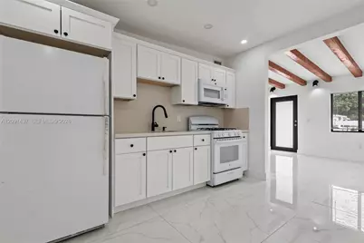 431 E 62nd St, Hialeah, FL 33013 - Photo 5