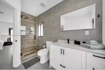 315 NW 40th St, Miami, FL 33127 - Photo 9