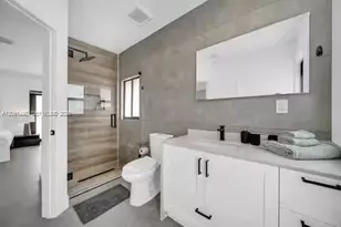 315 NW 40th St, Miami, FL 33127 - Photo 9