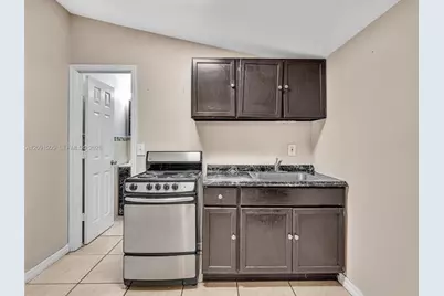 365 NE 171st Ter, North Miami Beach, FL 33162 - Photo 29