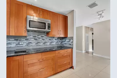 365 NE 171st Ter, North Miami Beach, FL 33162 - Photo 9