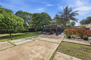 1170 NE 135th St, North Miami, FL 33161 - Photo 25