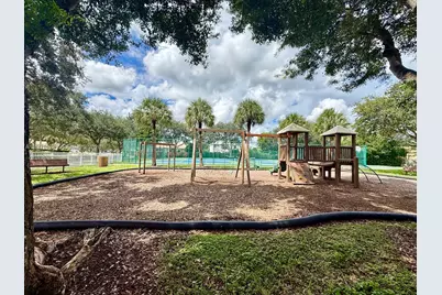 6982 Coronado Way, Pembroke Pines, FL 33331 - Photo 5