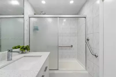 3720 Inverrary Dr #1M, Lauderhill, FL 33319 - Photo 11