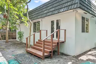 11000 NE 9th Ave, Biscayne Park, FL 33161 - Photo 17