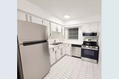 1100 Atlantic Shores Blvd #309, Hallandale Beach, FL 33009 - Photo 5