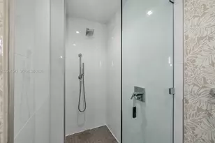 455 NE 39th St, Miami, FL 33137 - Photo 35